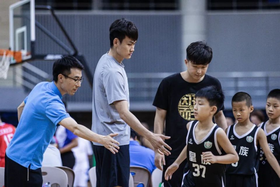 哪里可以找到专业的篮球防守训练课程_0